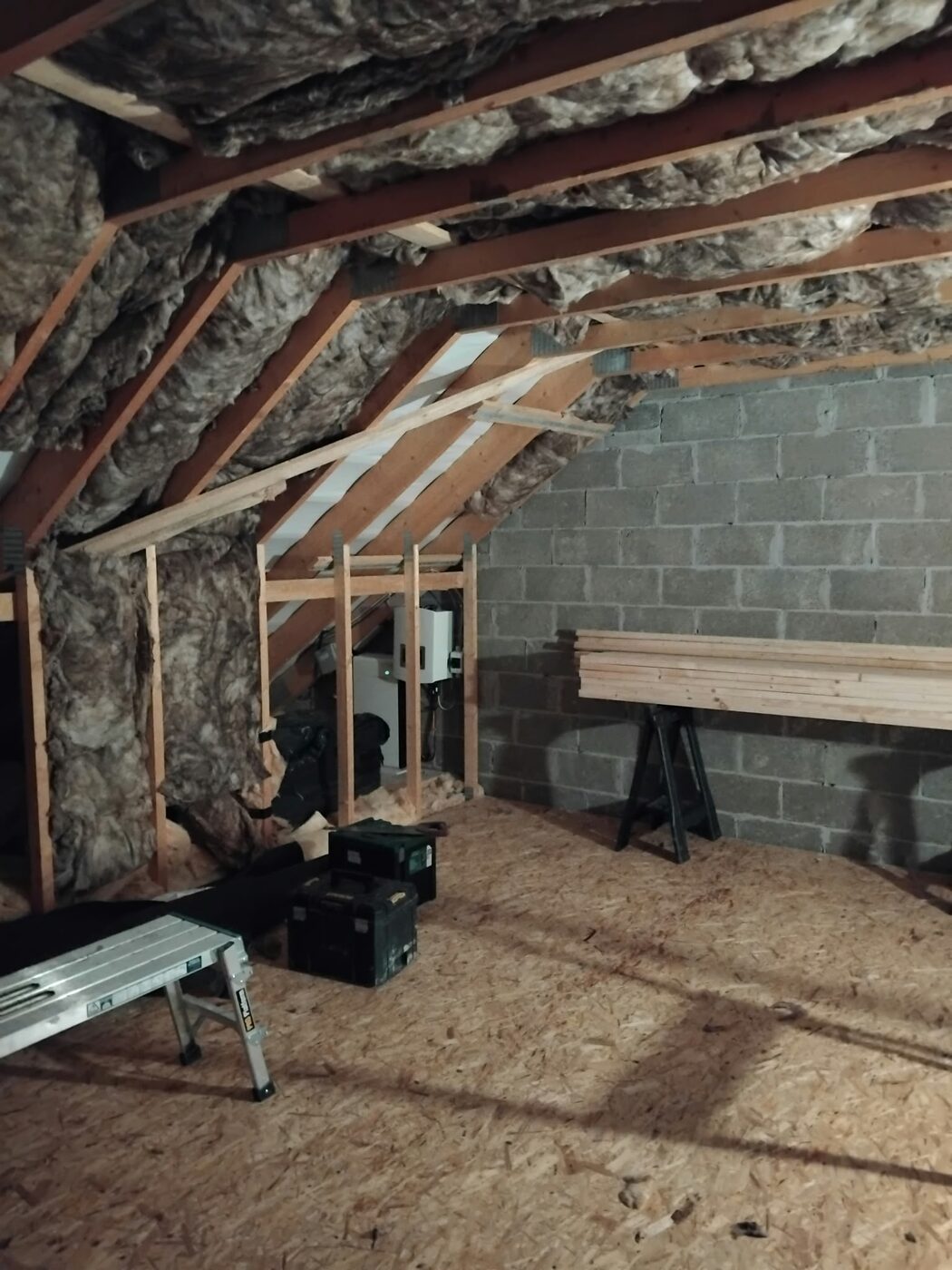 Roof frame and insulation detail